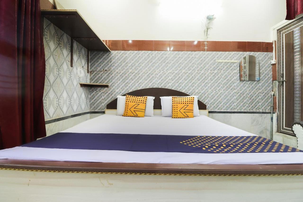 Oyo Om Sai Guest House Mainpuri Zewnętrze zdjęcie