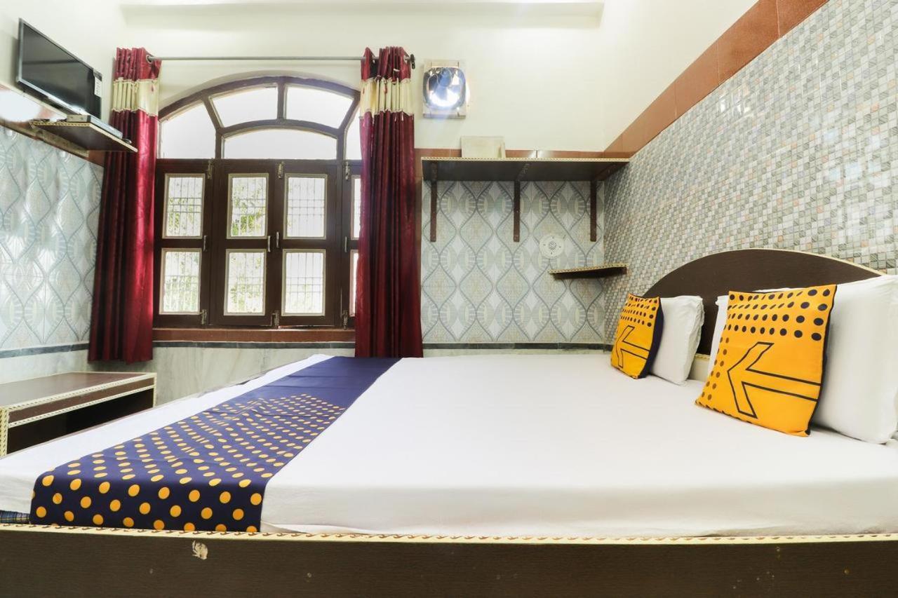 Oyo Om Sai Guest House Mainpuri Zewnętrze zdjęcie